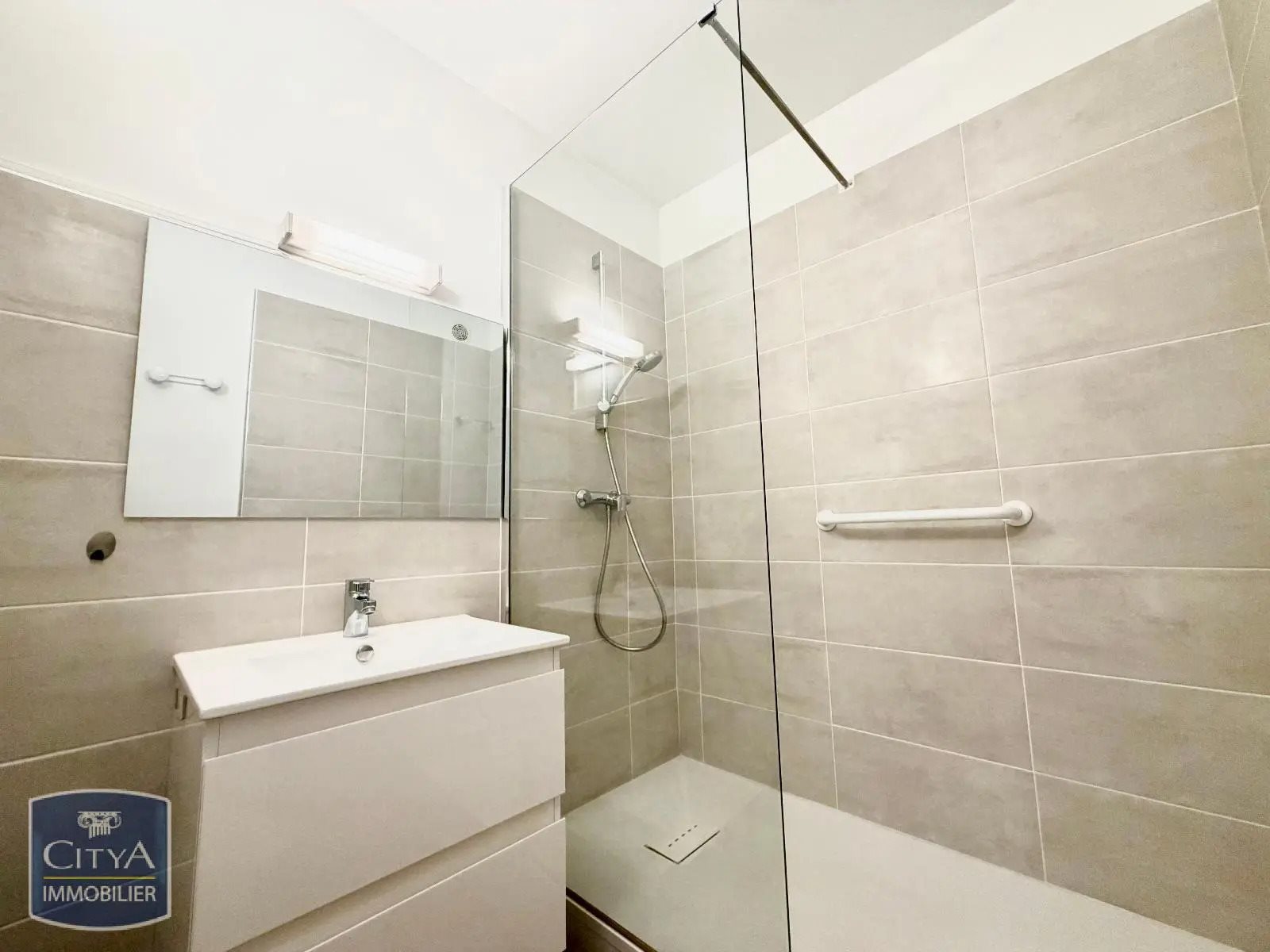 Appartement à louer, 66m², Nîmes