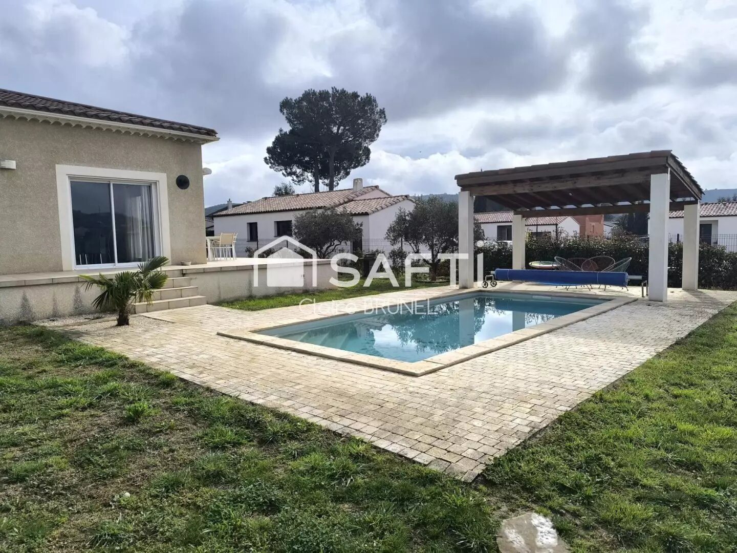 Maison à vendre, 162m², Saint-Julien-les-Rosiers