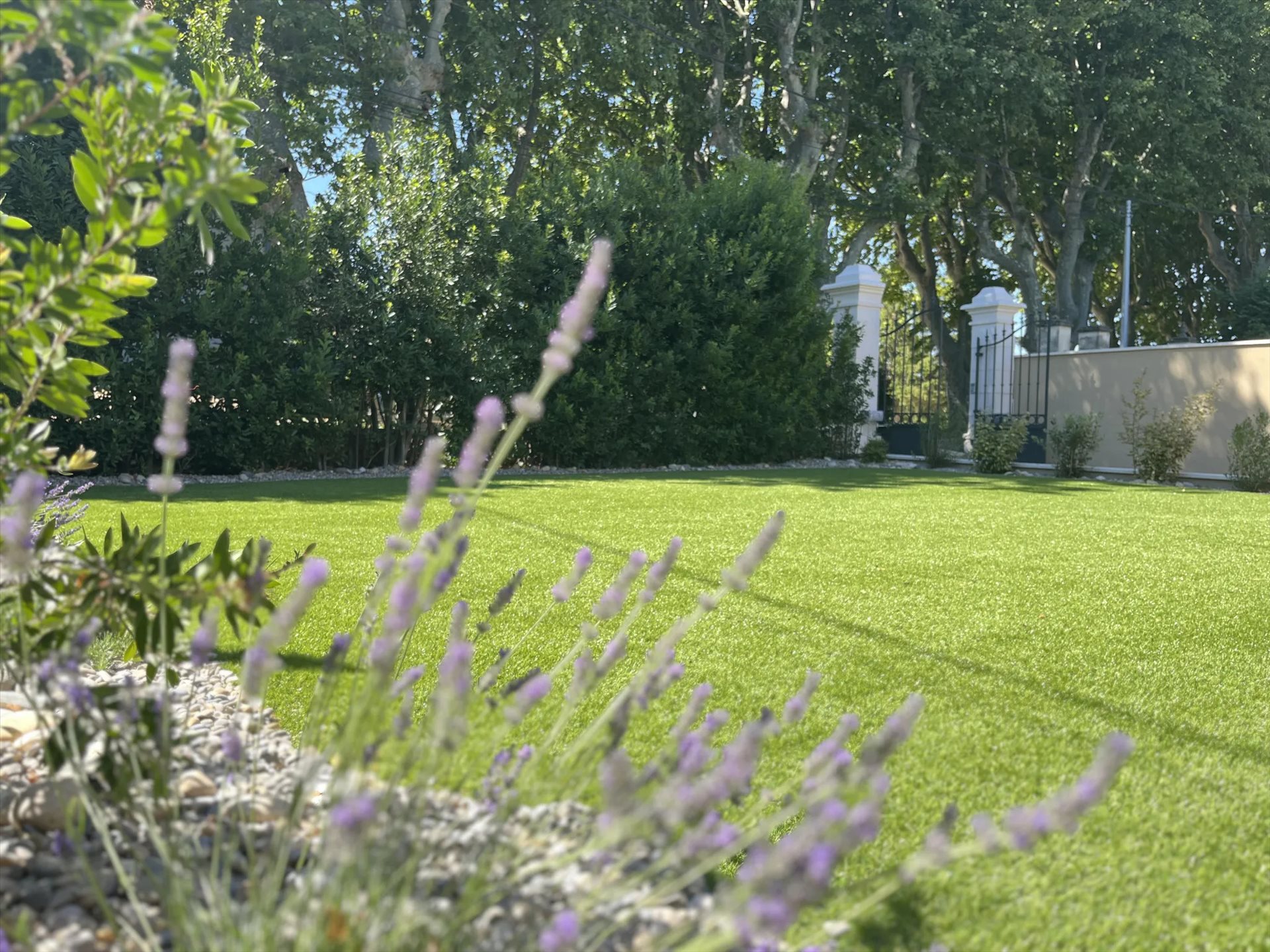 Maison à louer, 97m², Eyguières