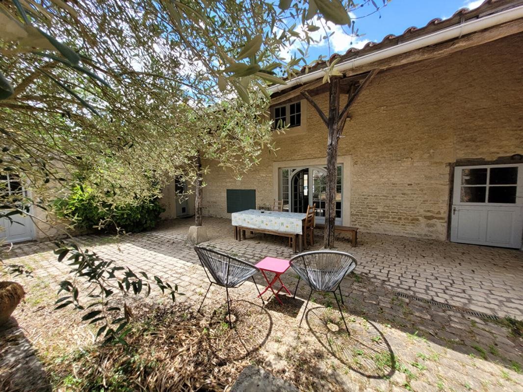 Maison à vendre, 137m², Les Magnils-Reigniers