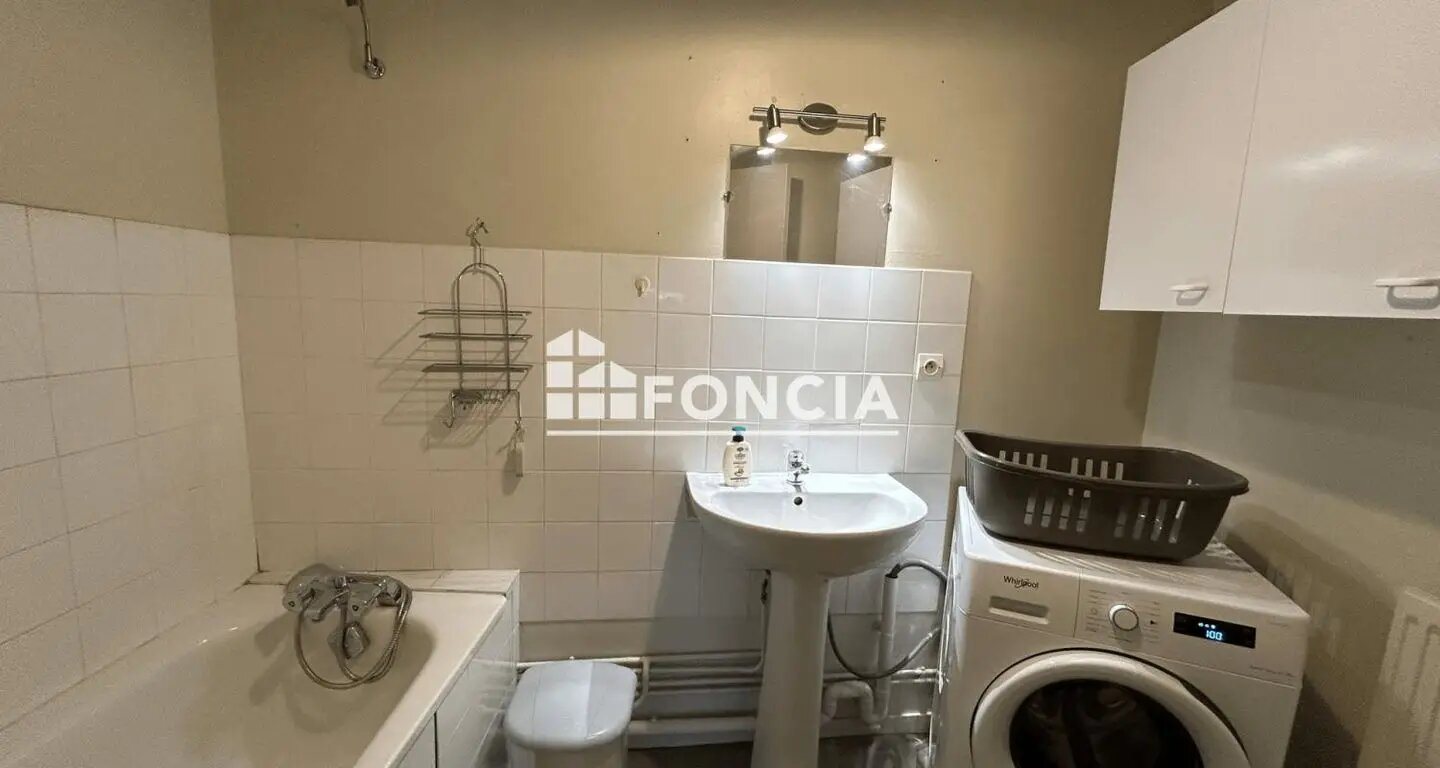 Appartement à louer, 79m², Condrieu