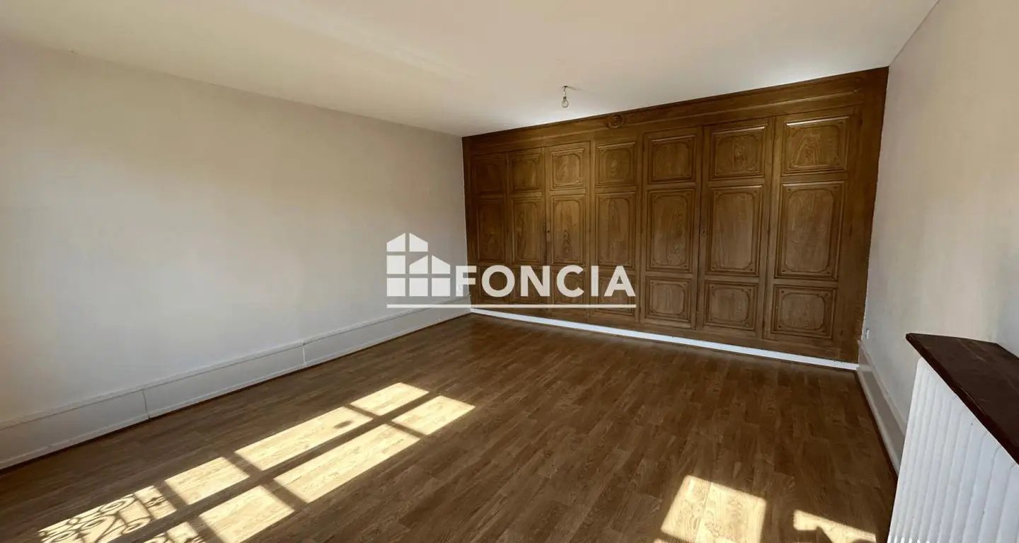 Appartement à louer, 90m², Bourg-Argental