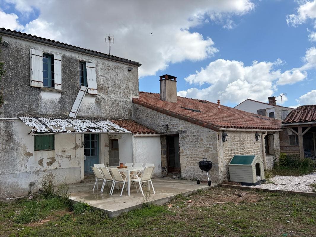 Maison à vendre, 175m², Sainte-Gemme-la-Plaine