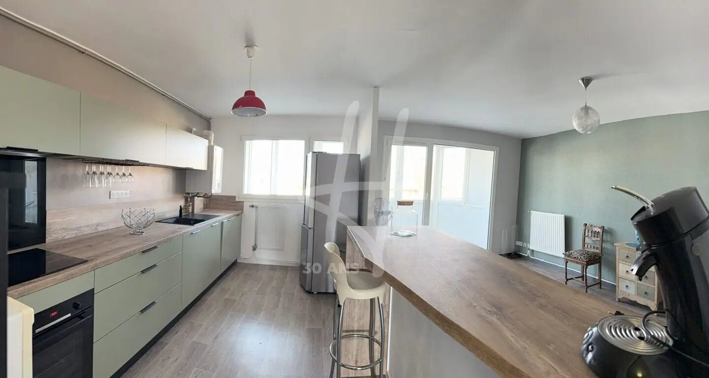 Appartement à louer, 84m², Saint-Max