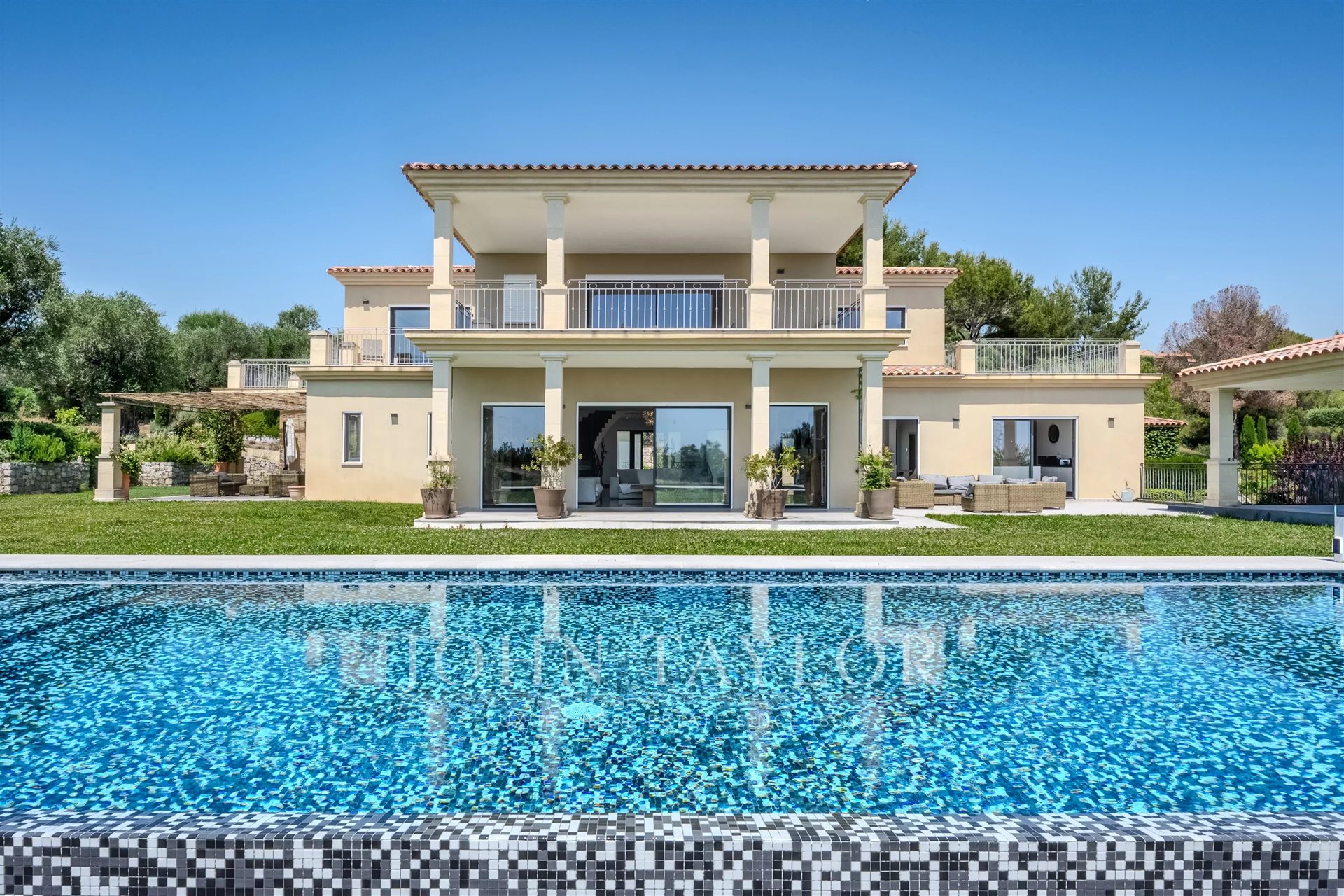 Maison à vendre, 570m², Roquefort-les-Pins