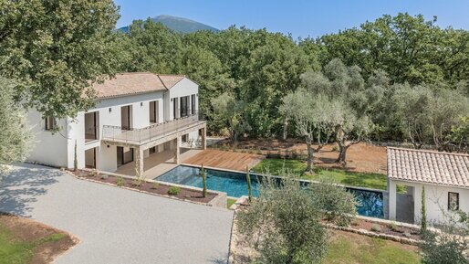 Maison 7 pièces 239 m² · à Châteauneuf-Grasse · 239 m² · 2 250 000 €