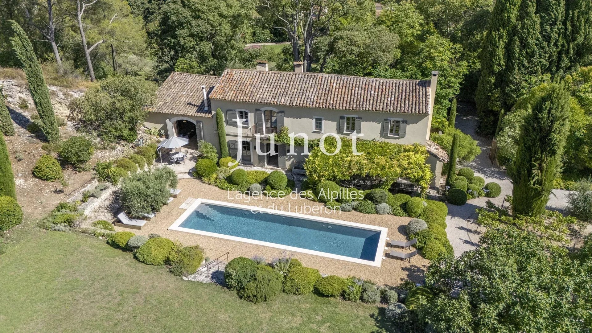 Maison à vendre, 275m², Saint-Etienne-du-Grès