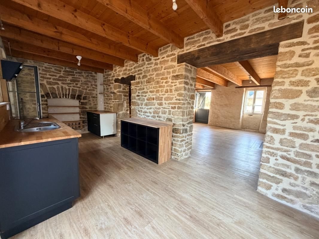 Maison à louer, 104m², Meslan