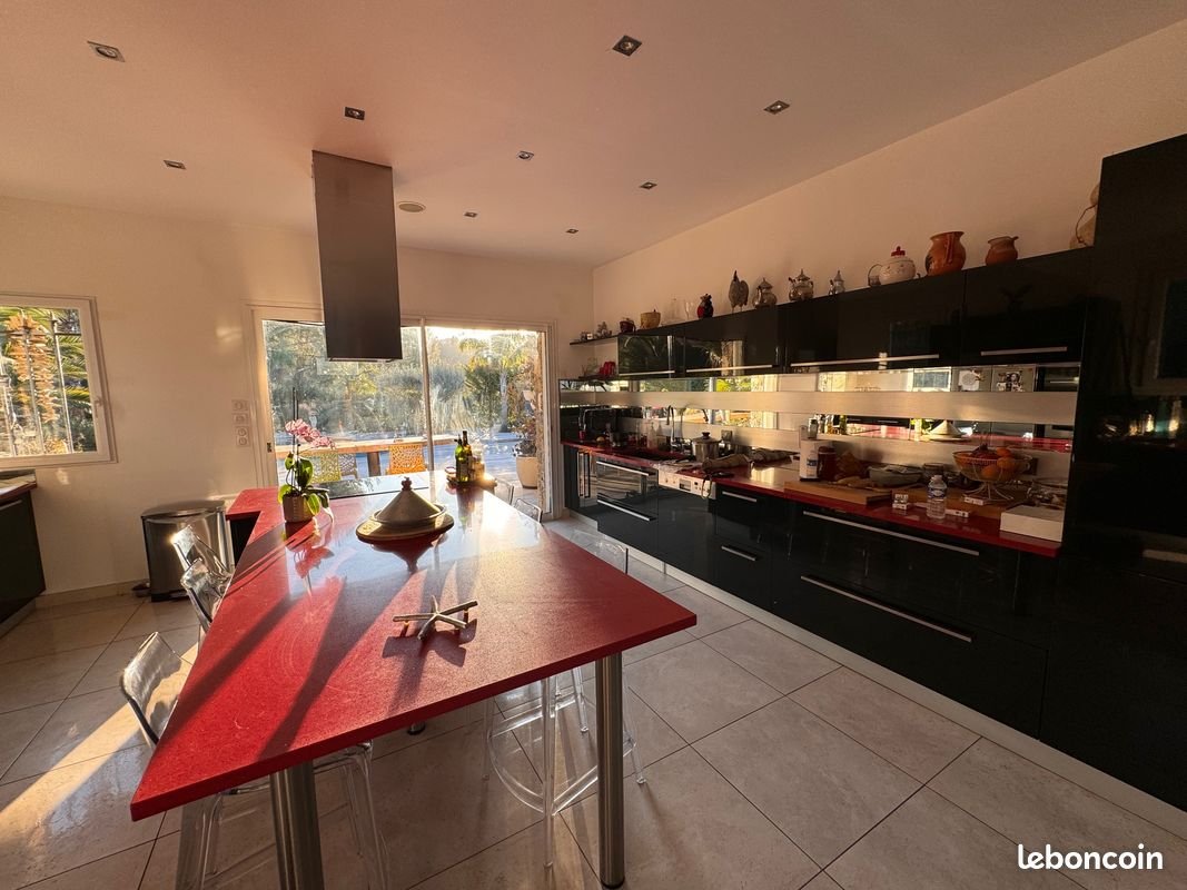 Maison à vendre, 310m², Roquevaire