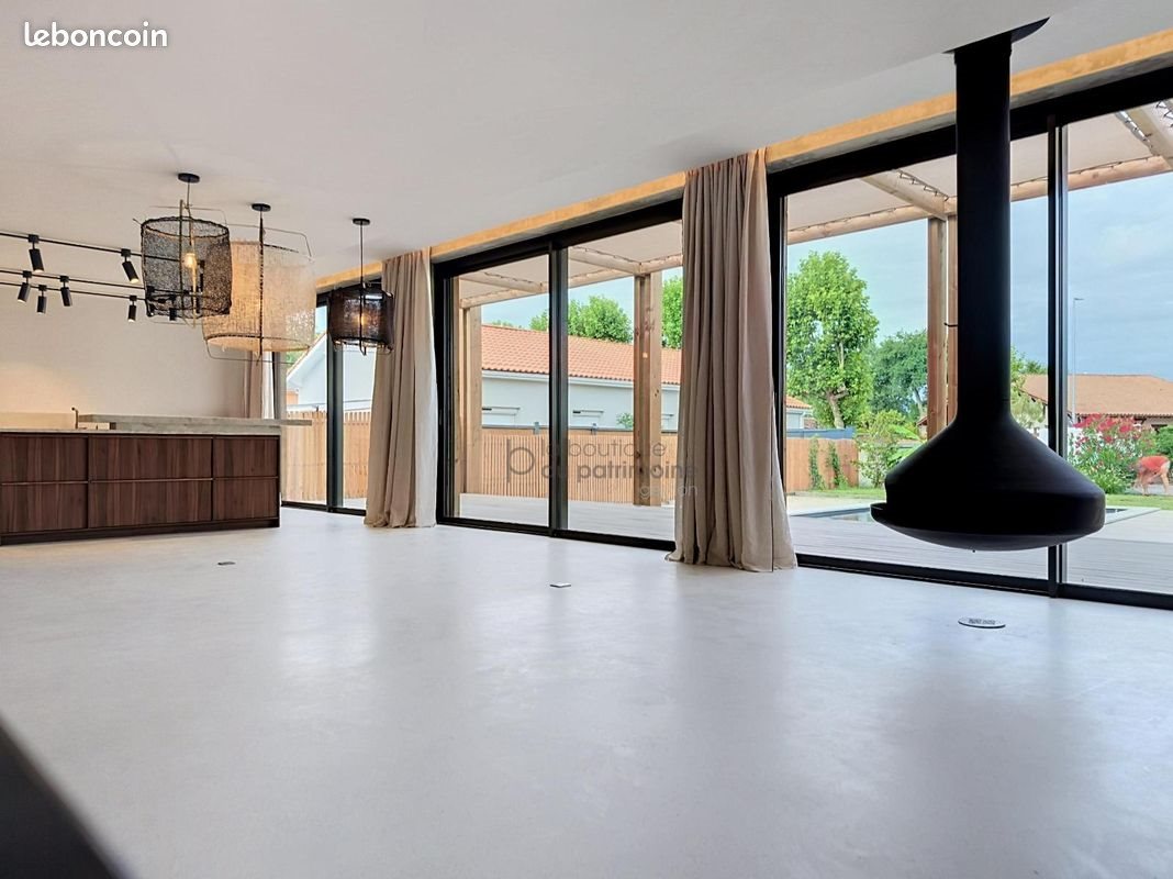 Maison à louer, 141m², Arès