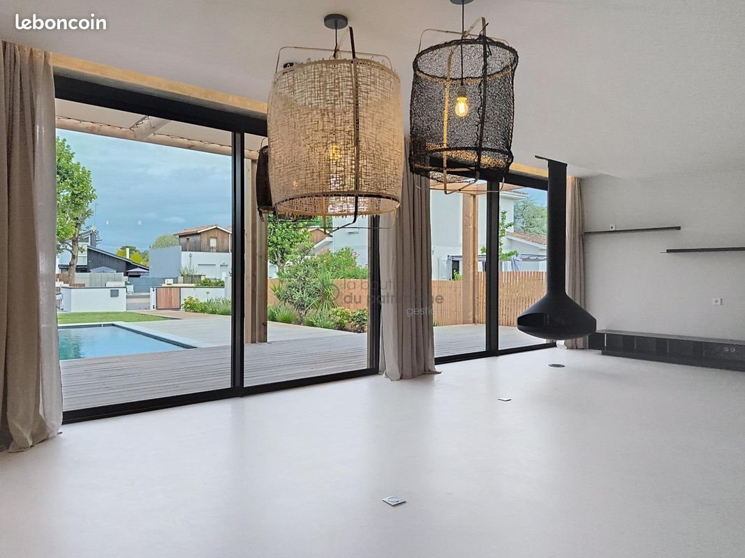Maison à louer, 141m², Arès