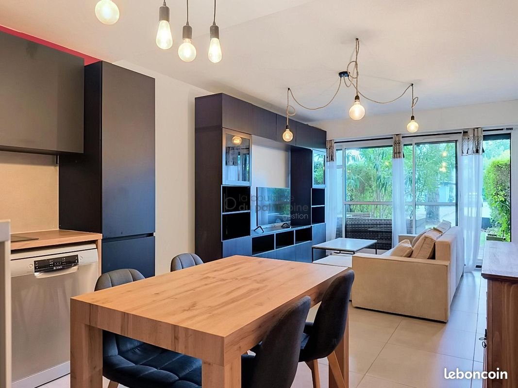 Appartement à louer, 47m², Talence
