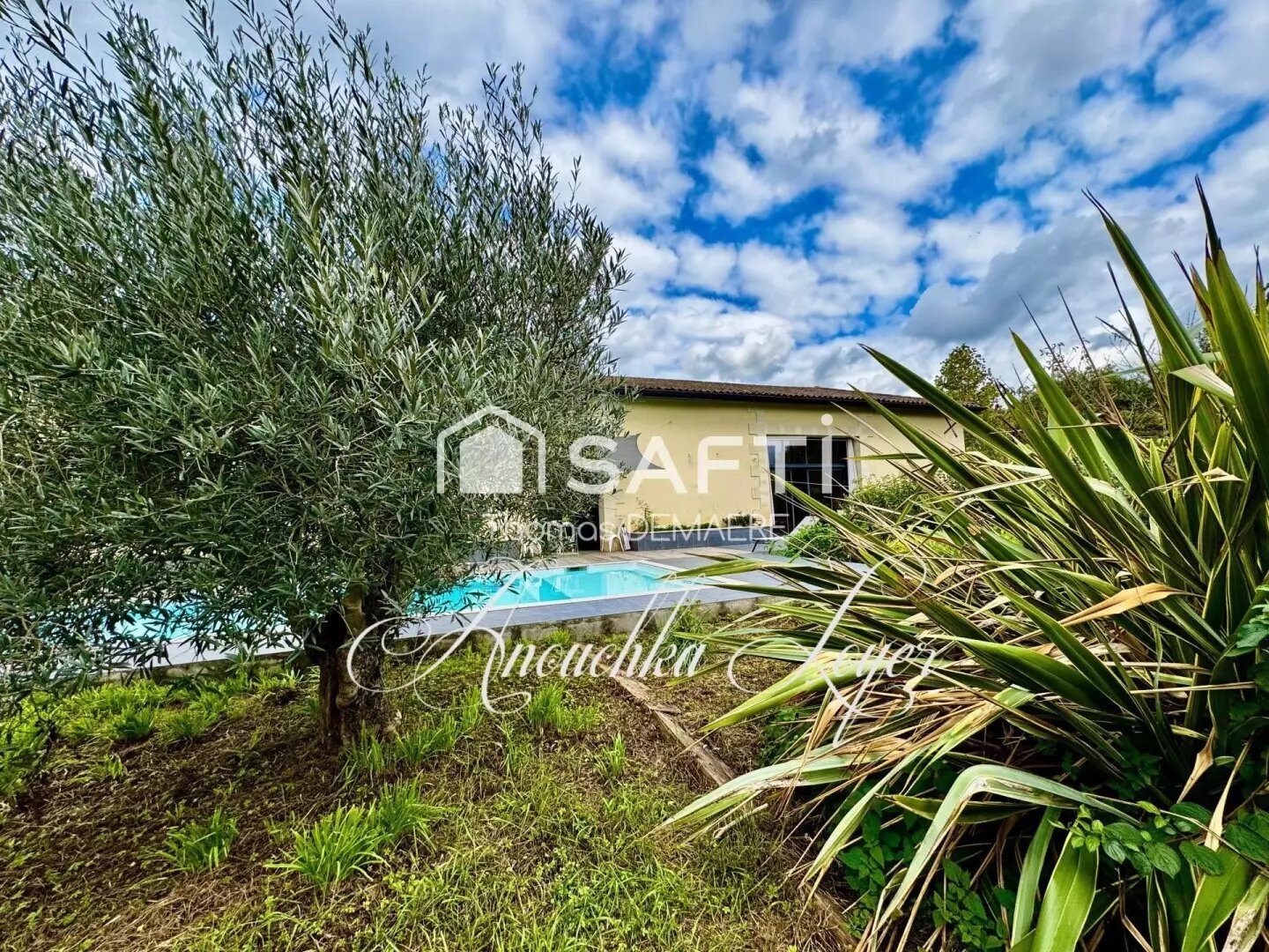 Maison à vendre, 240m², Montlieu-la-Garde
