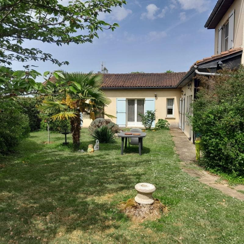 Maison à vendre, 180m², Aigre