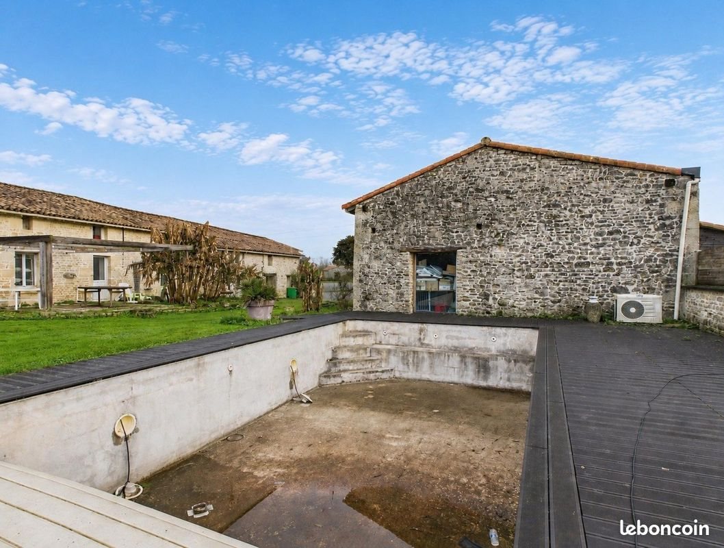 Maison à vendre, 198m², Béceleuf