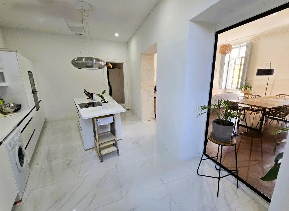 Appartement à louer, 122m², Nîmes