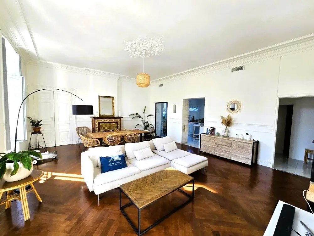 Appartement à louer, 122m², Nîmes