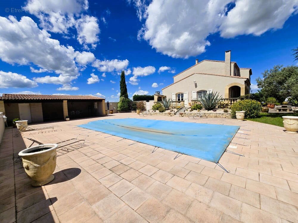 Maison à vendre, 178m², Redessan