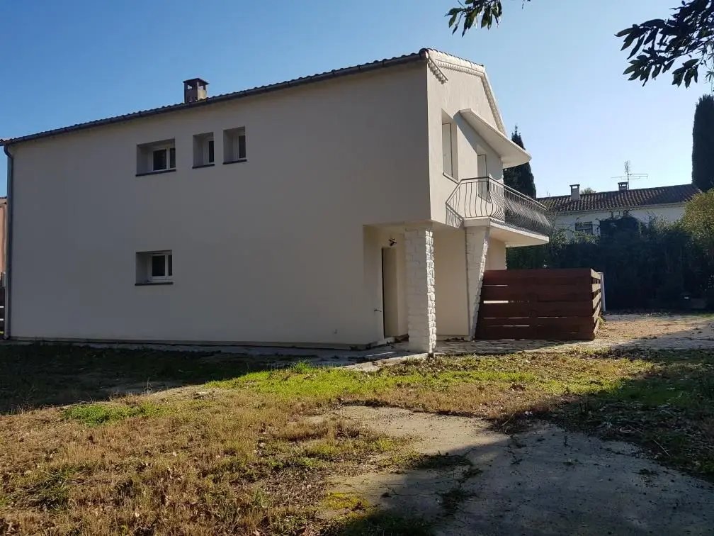 Appartement à louer, 94m², Rodilhan