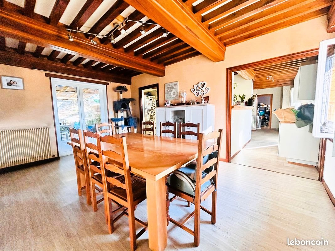 Maison à vendre, 240m², Saint-Denis-de-Cabanne