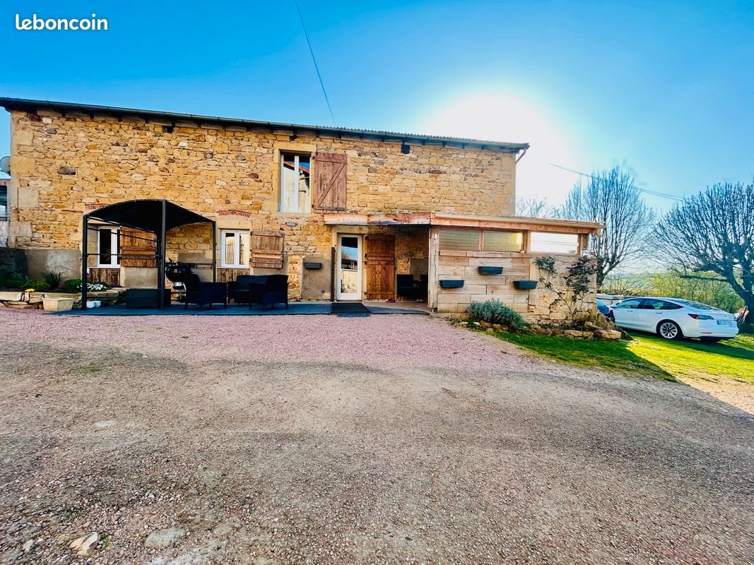 Maison à vendre, 240m², Saint-Denis-de-Cabanne