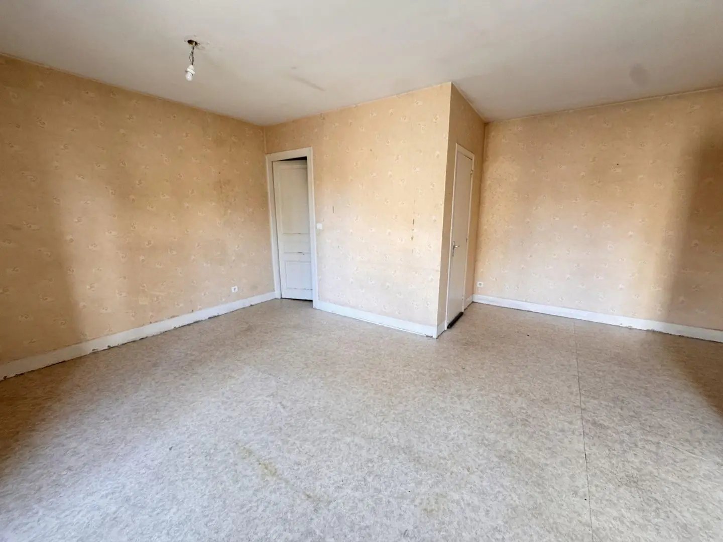 Appartement à louer, 77m², Coutouvre