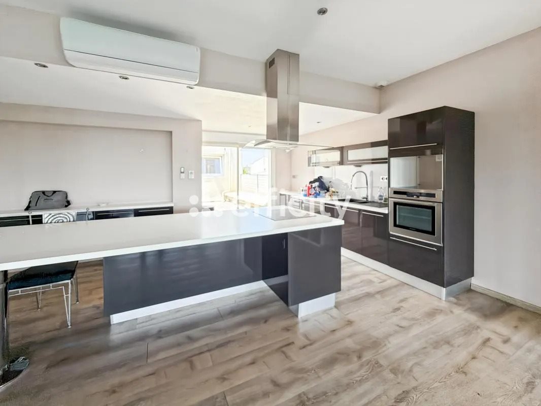 Appartement à vendre, 166m², Saintes