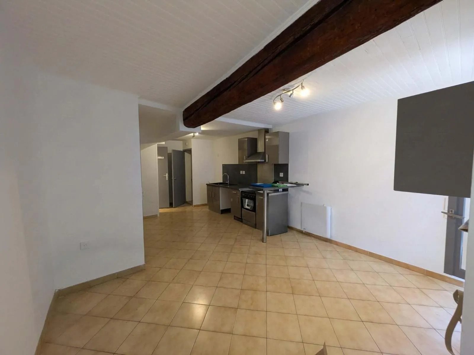 Maison à louer, 55m², Bessan