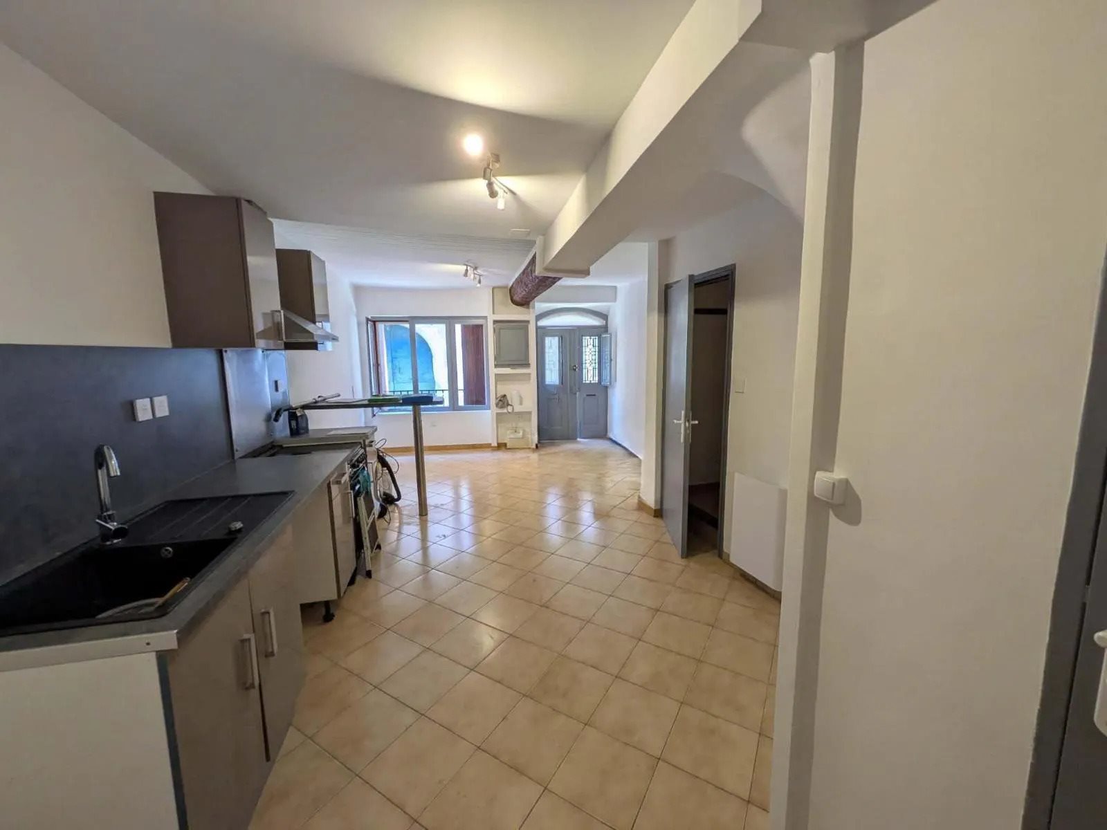 Maison à louer, 55m², Bessan