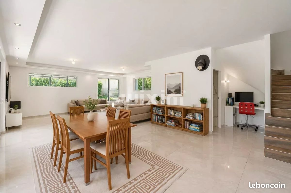 Maison à vendre, 174m², Cuvat