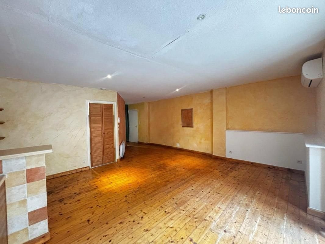 Appartement à louer, 64m², Vias