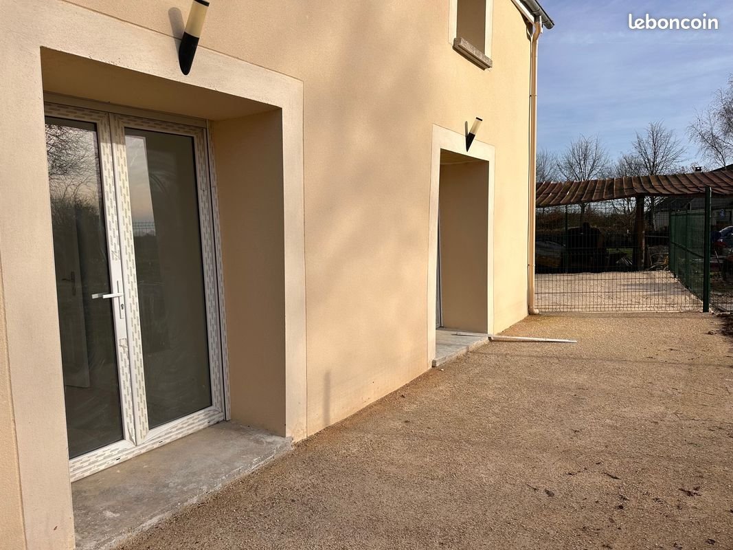 Appartement à louer, 66m², Pommeuse