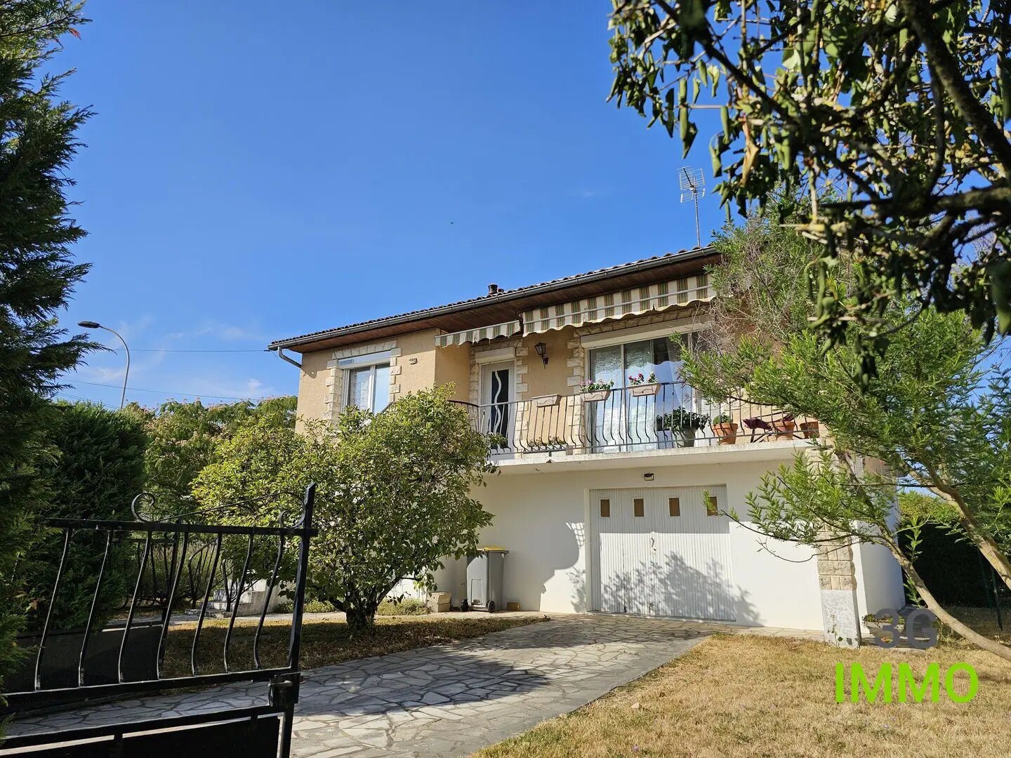 Maison à vendre, 100m², Gençay