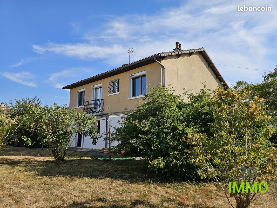 Maison à vendre, 100m², Gençay