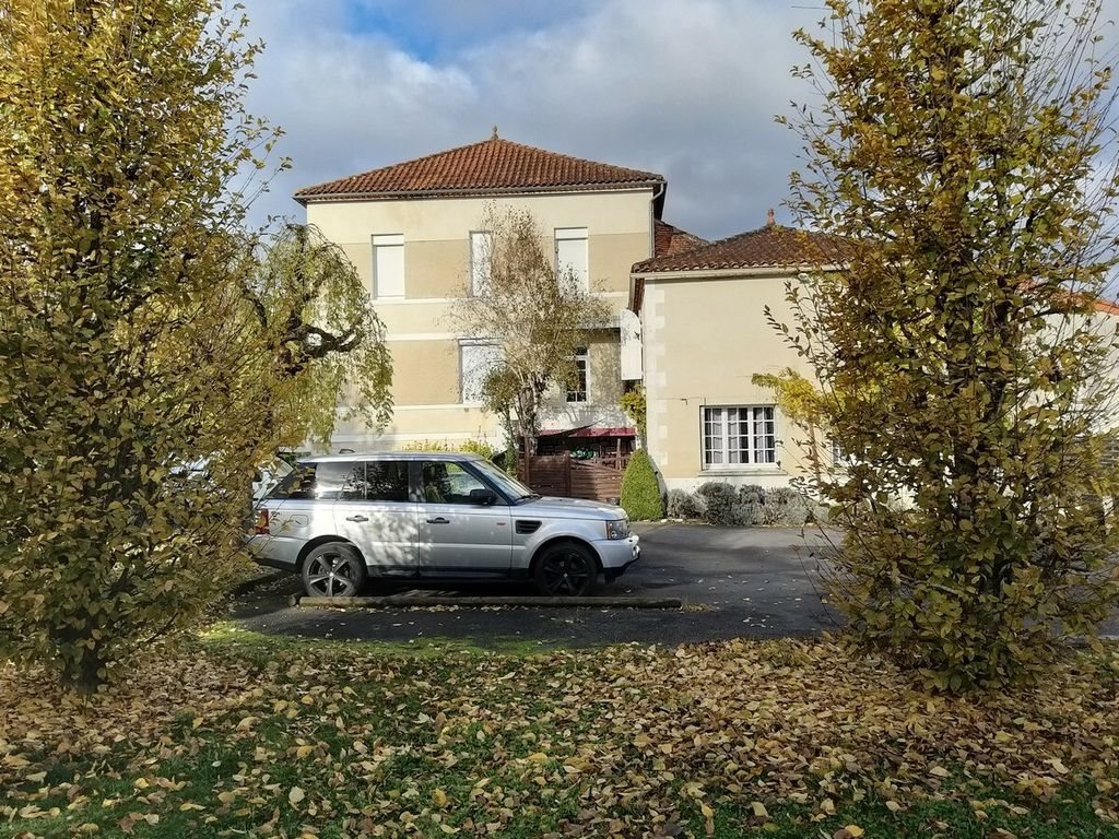 Maison à vendre, 474m², Montbron