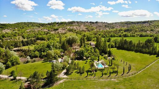 Maison 1000 m² · à Sigonce · 1 000 m² · 2 820 000 €