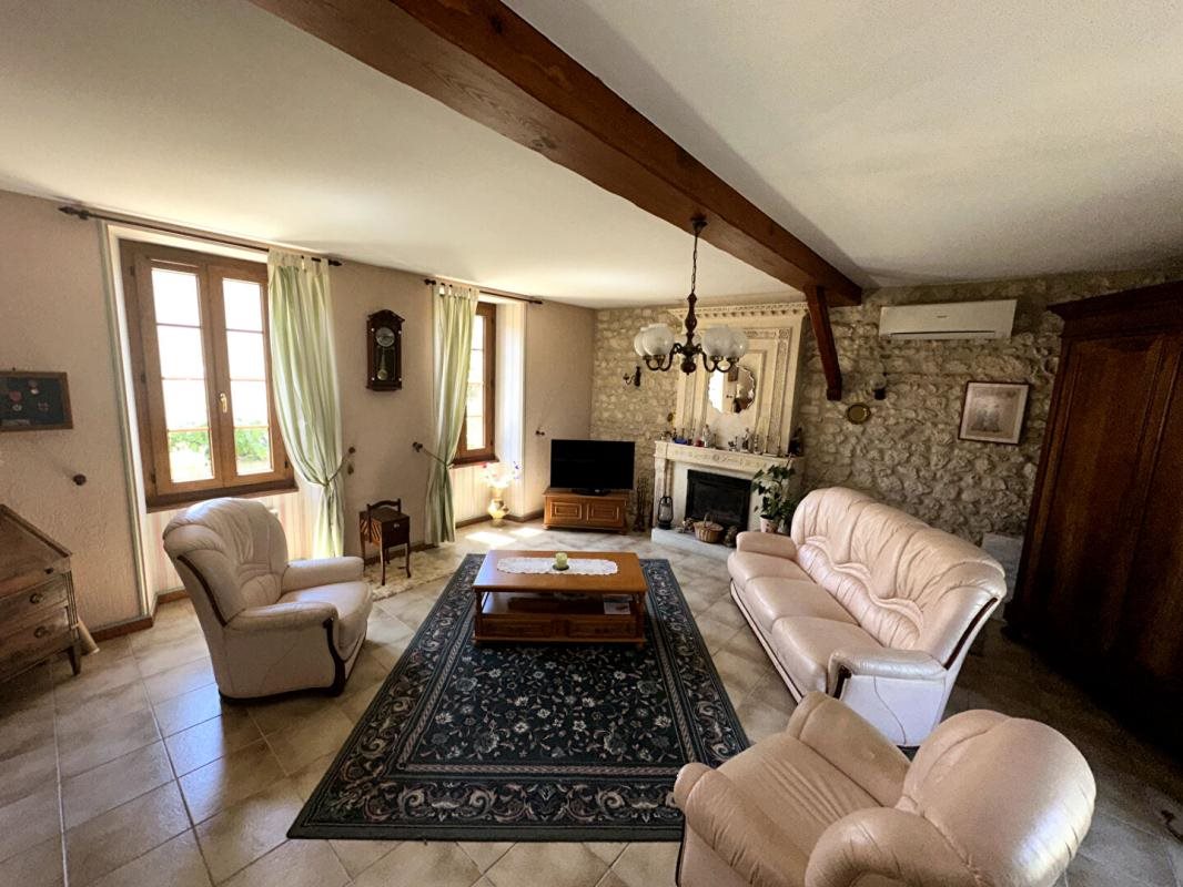 Maison à vendre, 242m², Saint-Georges-des-Agoûts