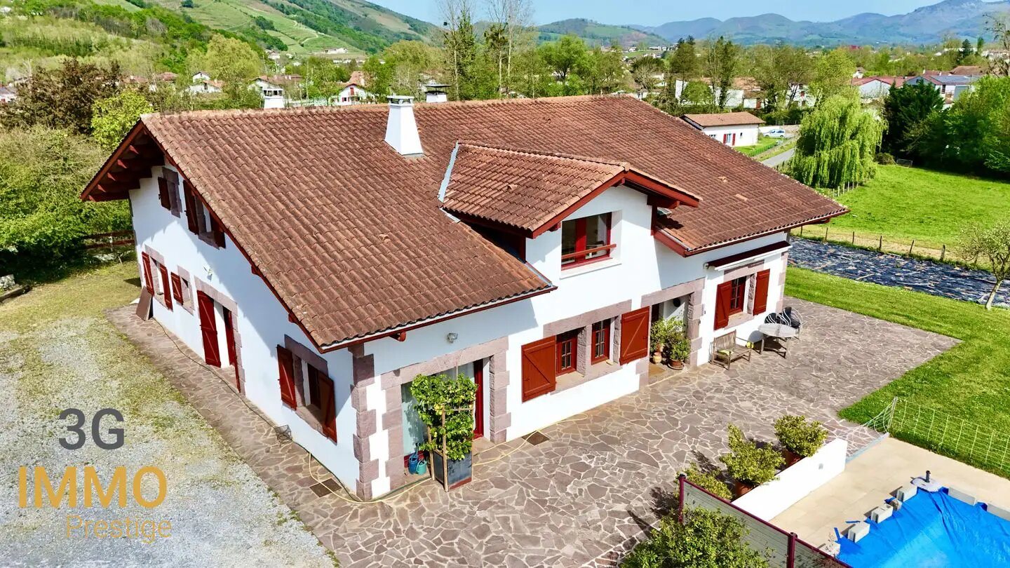 Maison à vendre, 377m², Saint-Jean-Pied-de-Port