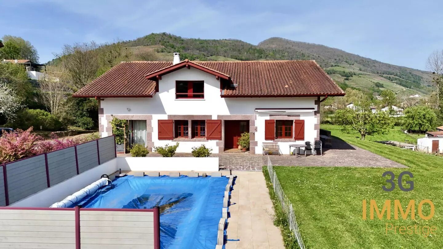Maison à vendre, 377m², Saint-Jean-Pied-de-Port