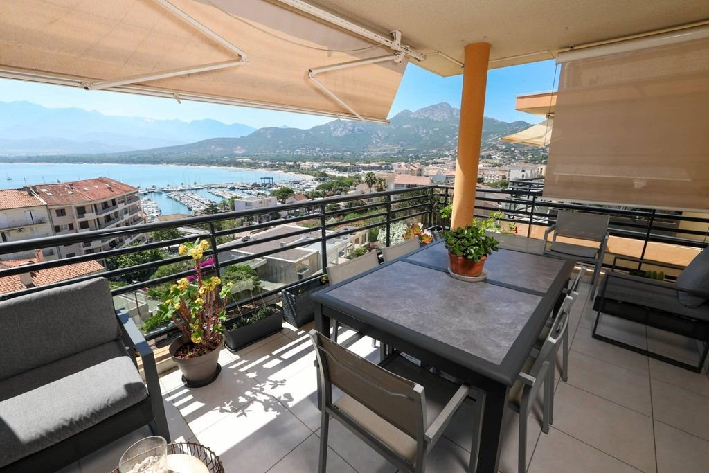 Appartement à vendre, 76m², Calvi