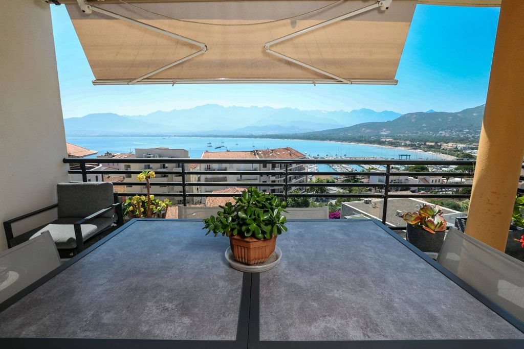 Appartement à vendre, 76m², Calvi