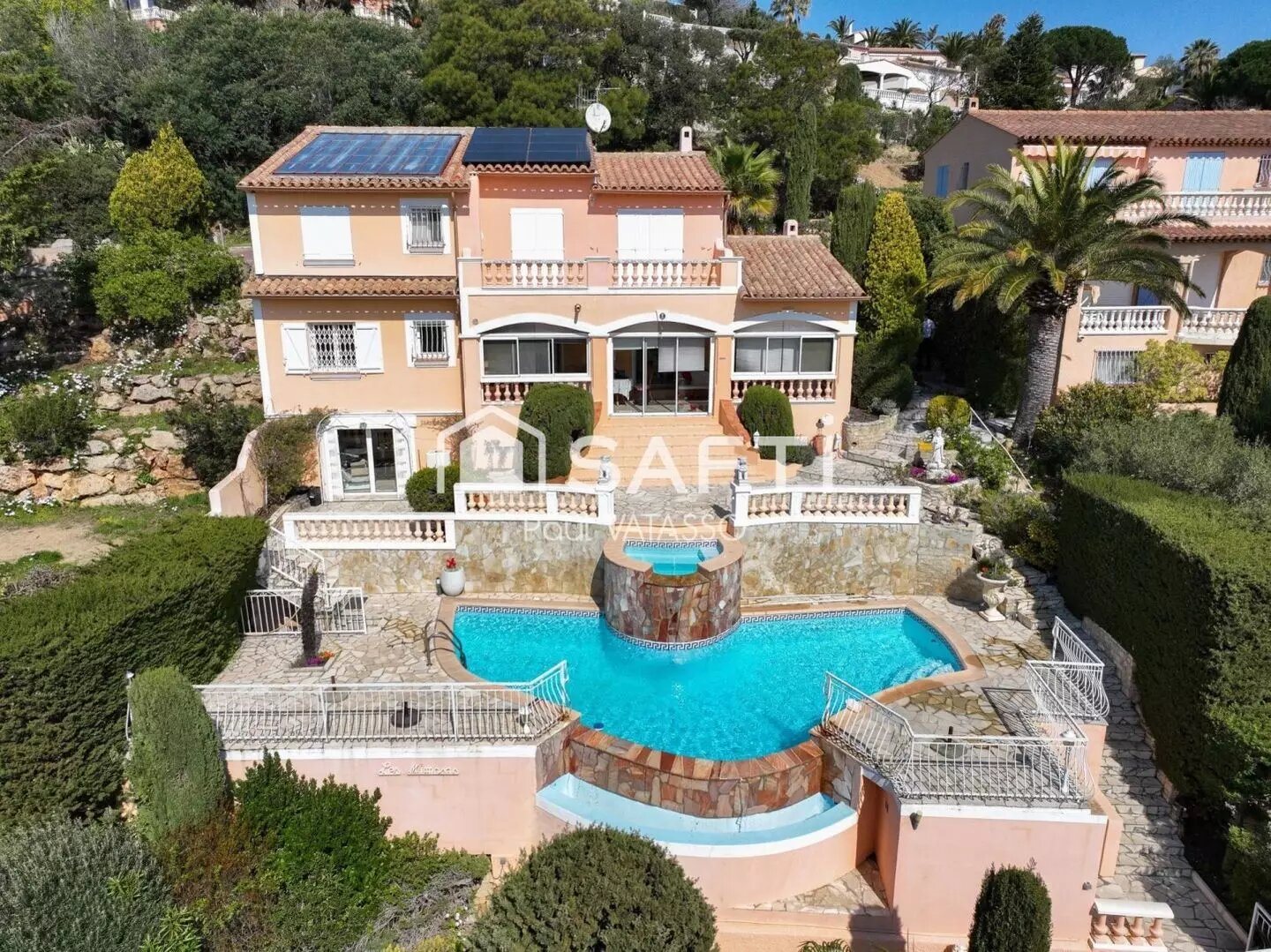 Maison à vendre, 225m², Roquebrune-sur-Argens