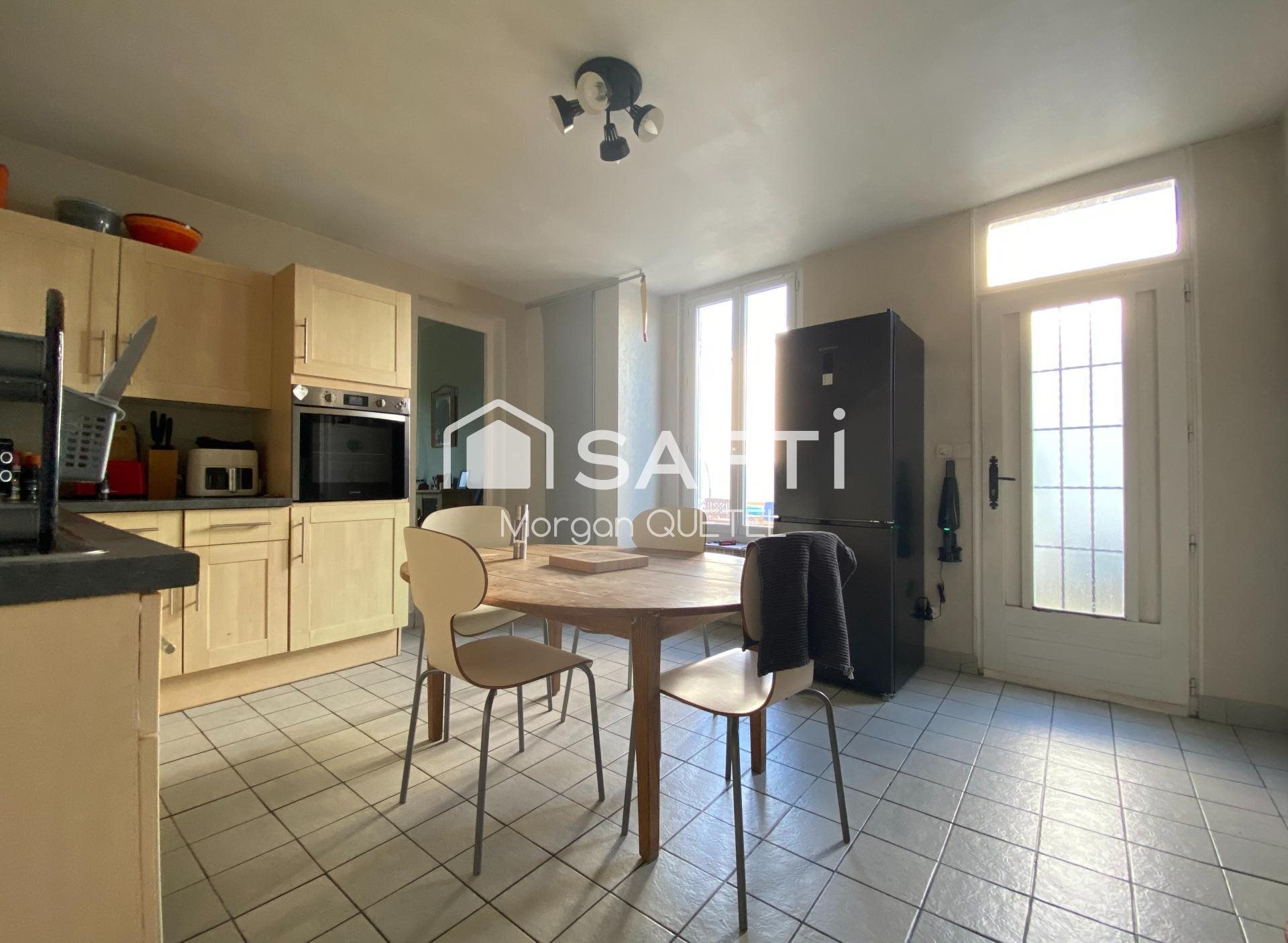 Maison à vendre, 136m², Saint-Médard-de-Guizières