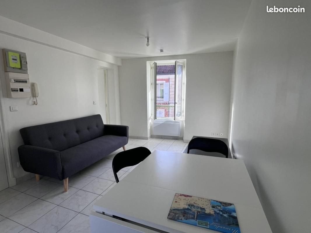 Appartement à louer, 20m², Neauphle-le-Château