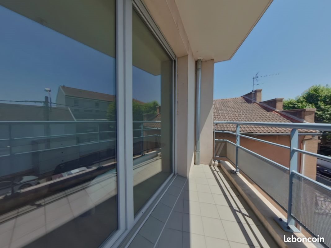 Appartement à louer, 43m², Décines-Charpieu