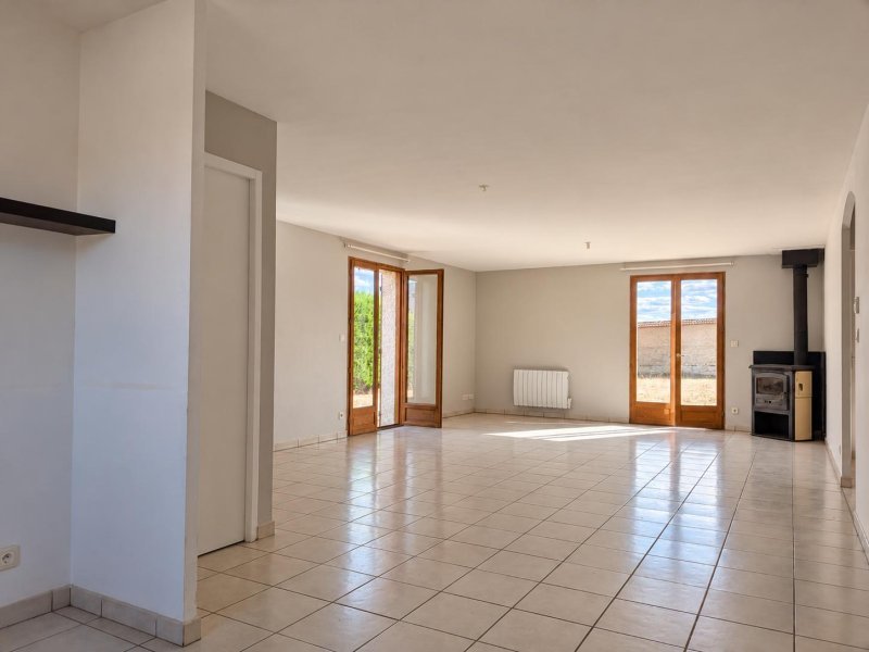 Maison à vendre, 3m², Montverdun
