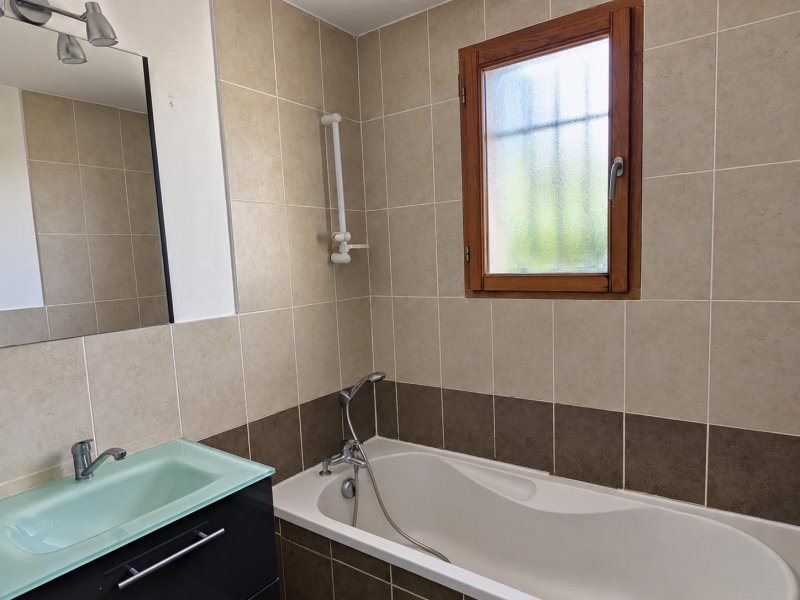 Maison à vendre, 3m², Montverdun