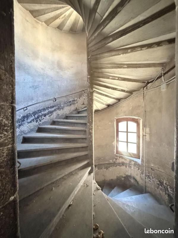 Appartement à vendre, 650m², Aubenas
