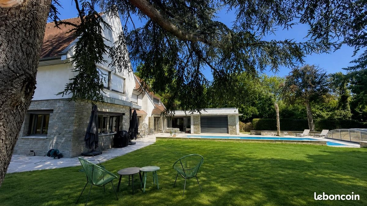 Maison à vendre, 300m², Nivolas-Vermelle