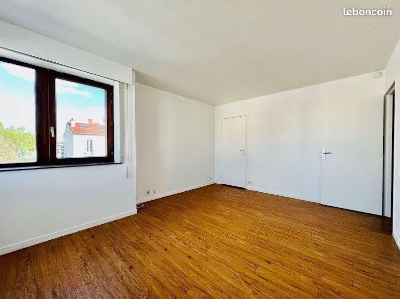 Appartement à louer, 27m², Courbevoie